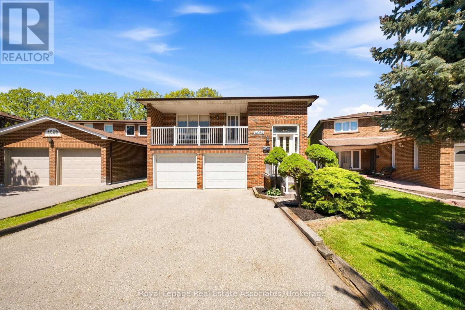 4084 Longo Circle, Mississauga, Ontario  L4T 4C7 - Photo 2 - W13206544