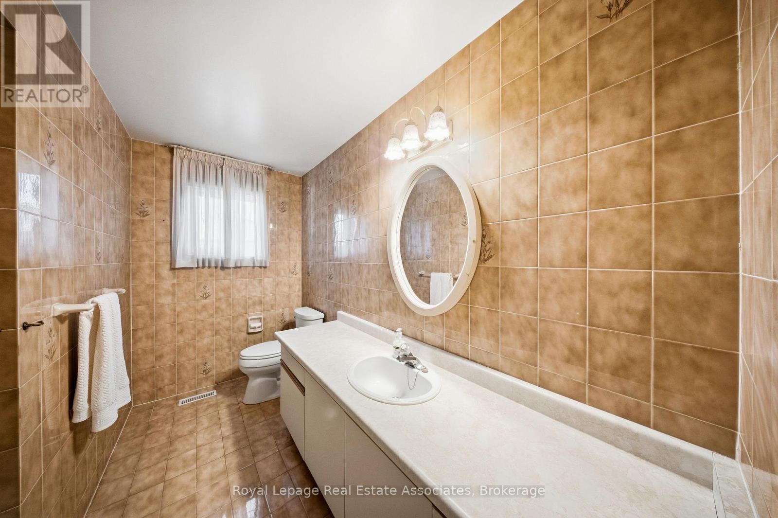 4084 Longo Circle, Mississauga, Ontario  L4T 4C7 - Photo 21 - W13206544