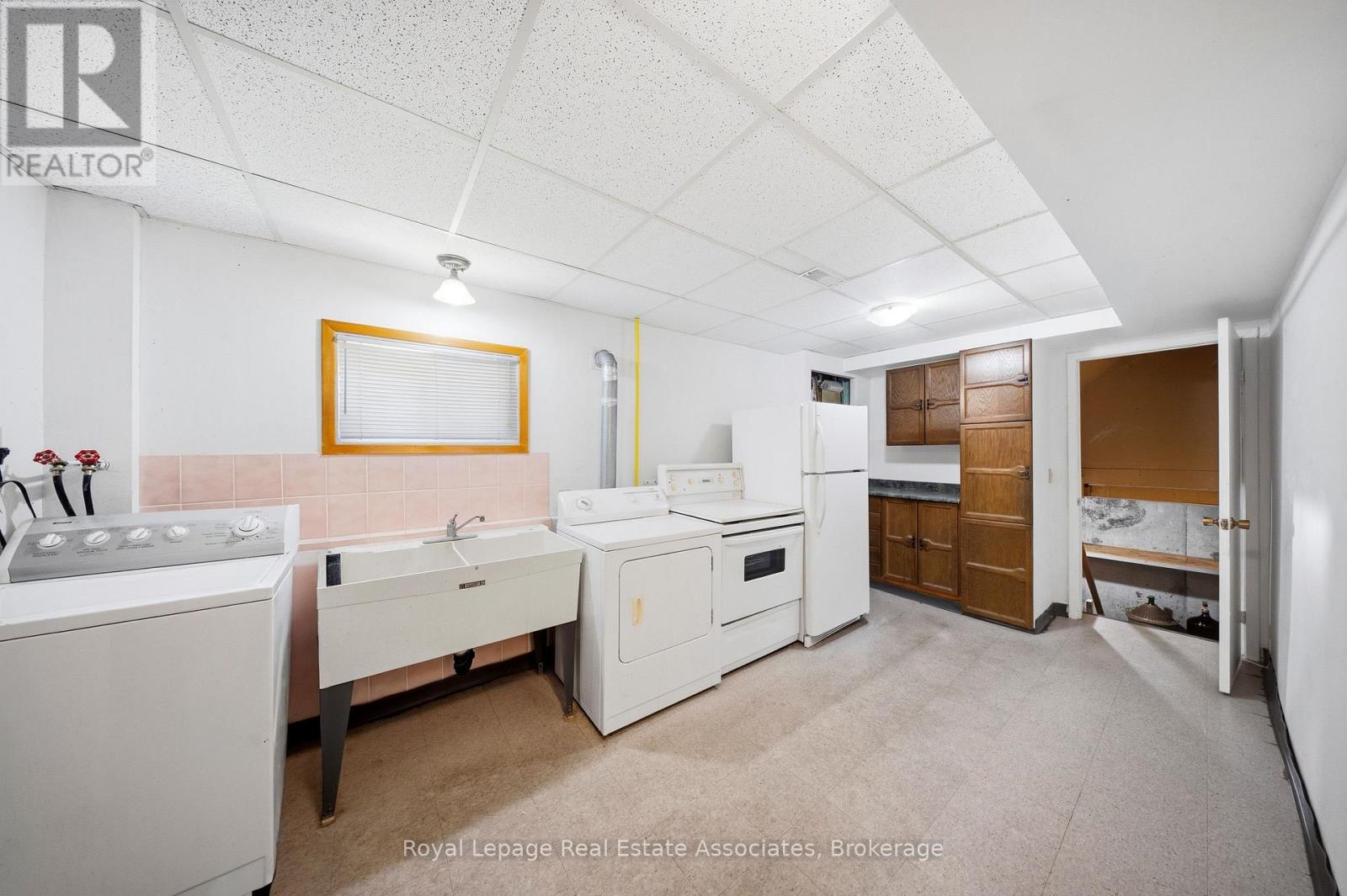4084 Longo Circle, Mississauga, Ontario  L4T 4C7 - Photo 25 - W13206544