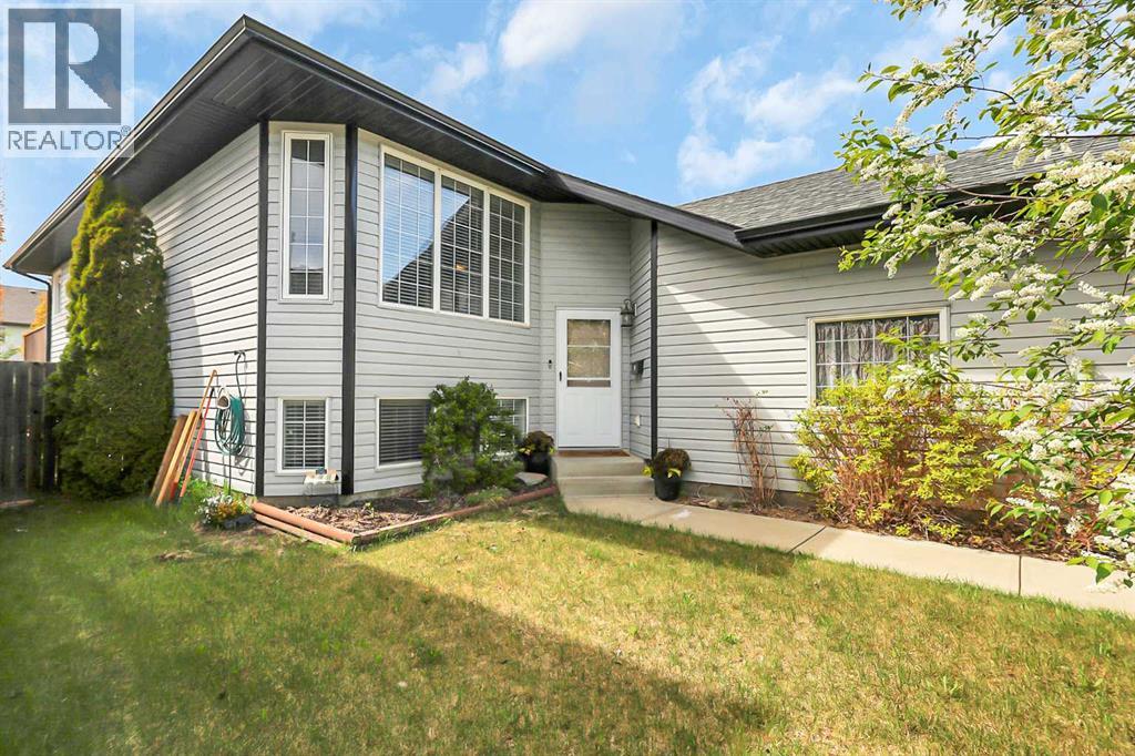 71 Lang Close, Red Deer, Alberta  T4R 2A3 - Photo 2 - A2314138