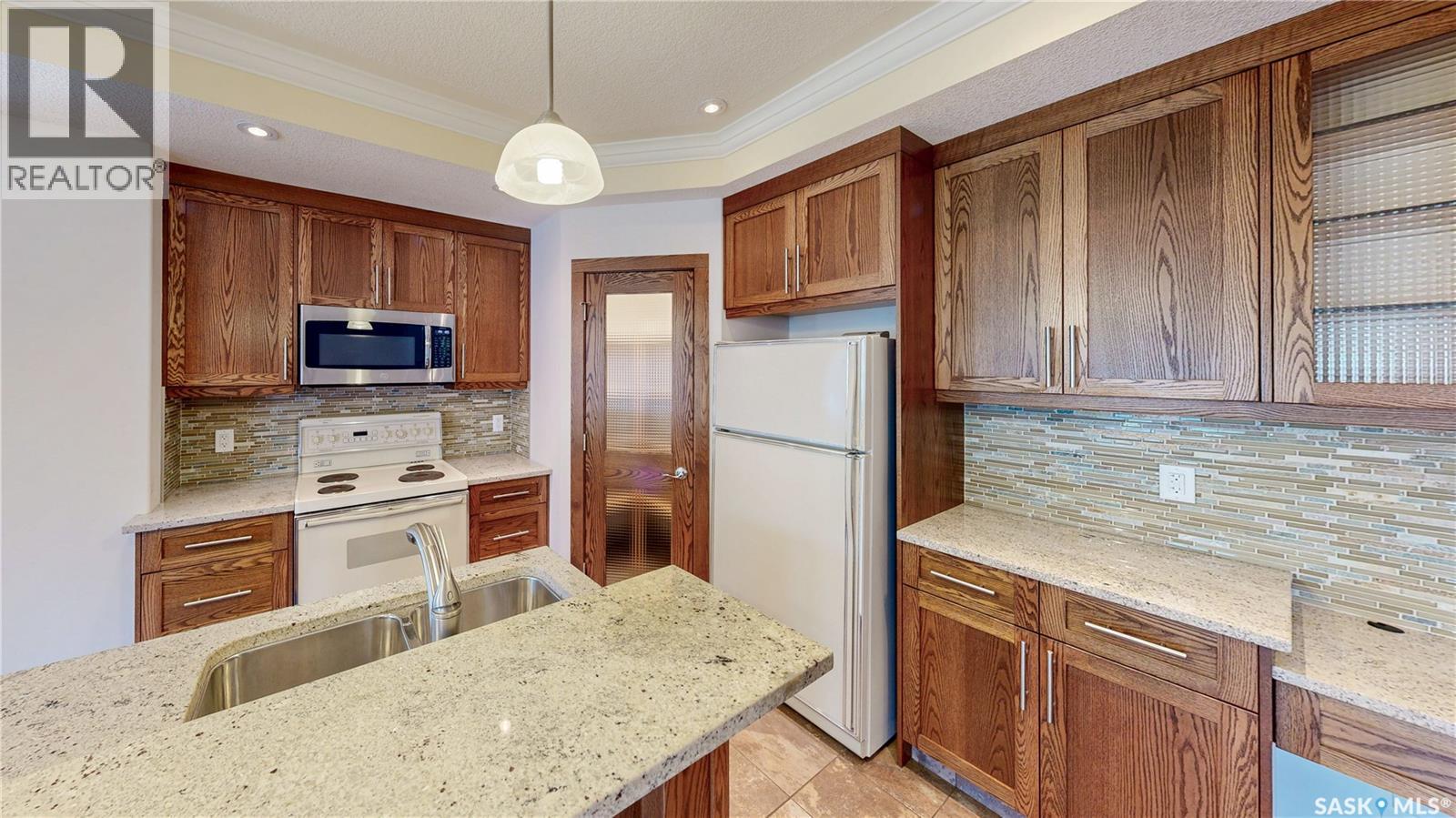 8018 Fairways West Drive, Regina, Saskatchewan  S4Y 0A5 - Photo 10 - SK037396