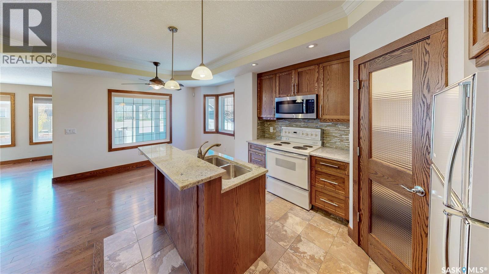 8018 Fairways West Drive, Regina, Saskatchewan  S4Y 0A5 - Photo 11 - SK037396