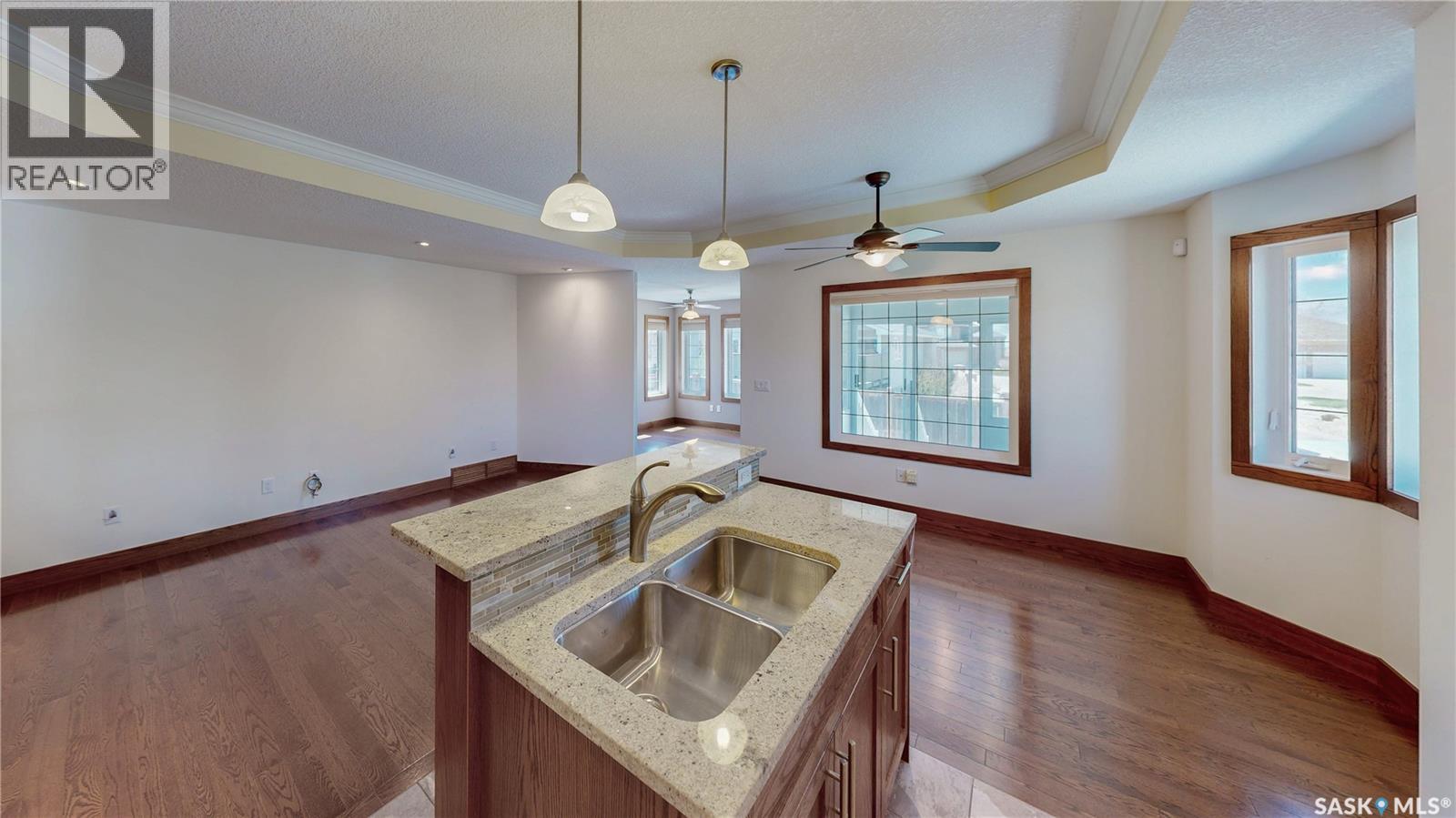 8018 Fairways West Drive, Regina, Saskatchewan  S4Y 0A5 - Photo 14 - SK037396