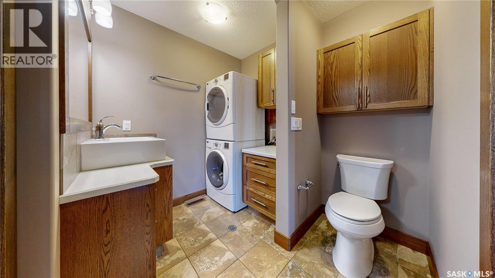 8018 Fairways West Drive, Regina, Saskatchewan  S4Y 0A5 - Photo 24 - SK037396