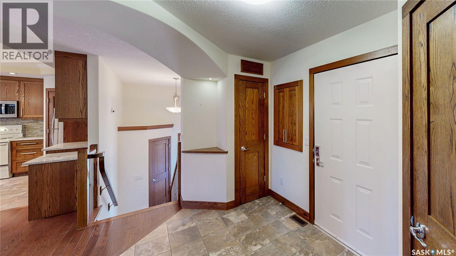 8018 Fairways West Drive, Regina, Saskatchewan  S4Y 0A5 - Photo 25 - SK037396
