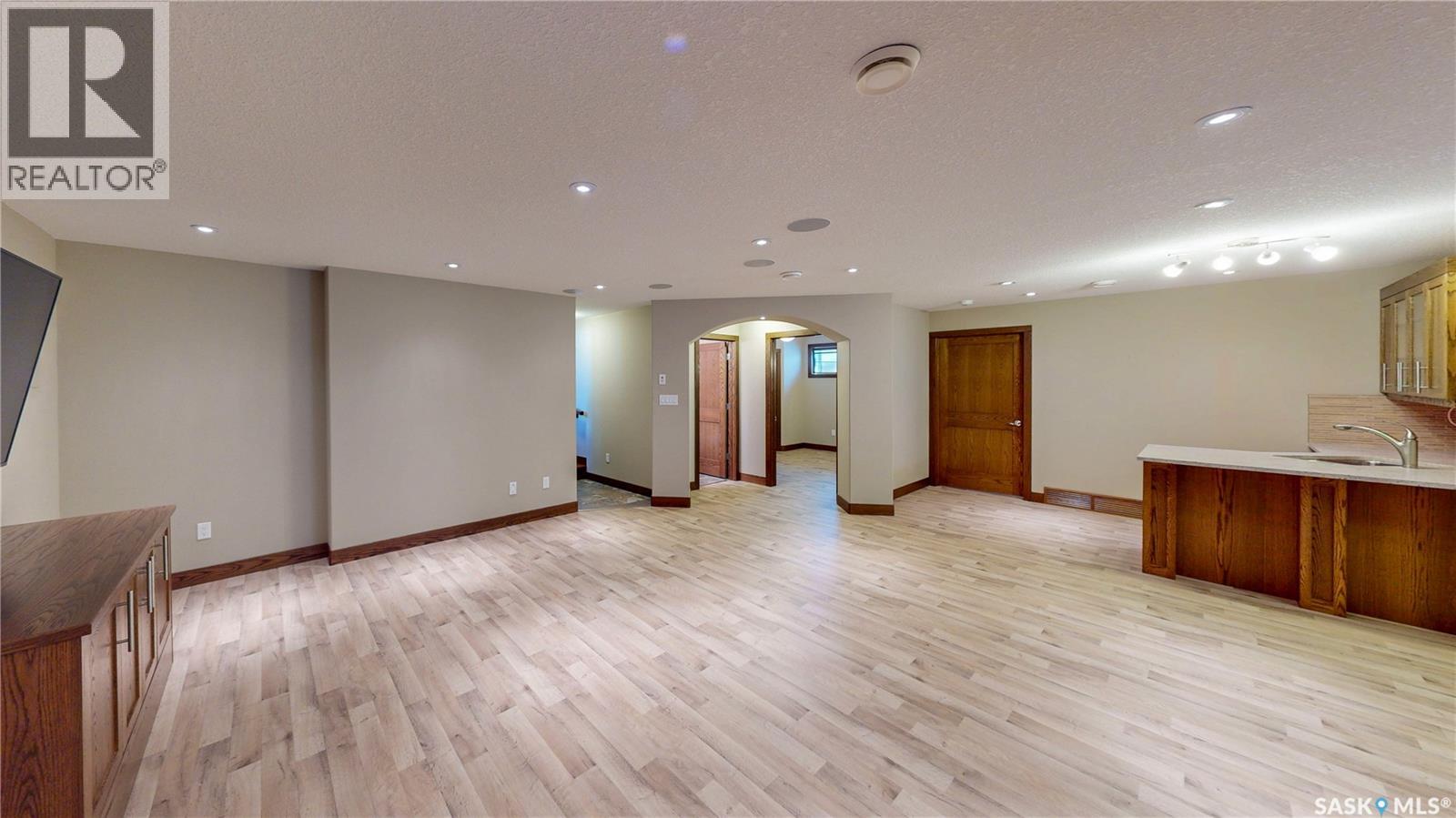 8018 Fairways West Drive, Regina, Saskatchewan  S4Y 0A5 - Photo 31 - SK037396