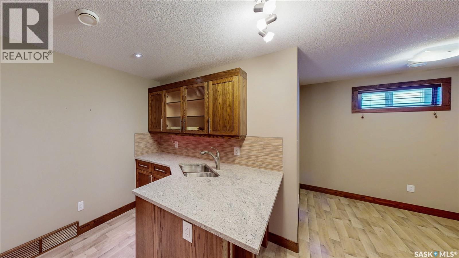 8018 Fairways West Drive, Regina, Saskatchewan  S4Y 0A5 - Photo 33 - SK037396