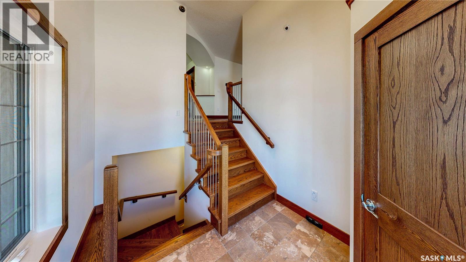 8018 Fairways West Drive, Regina, Saskatchewan  S4Y 0A5 - Photo 4 - SK037396