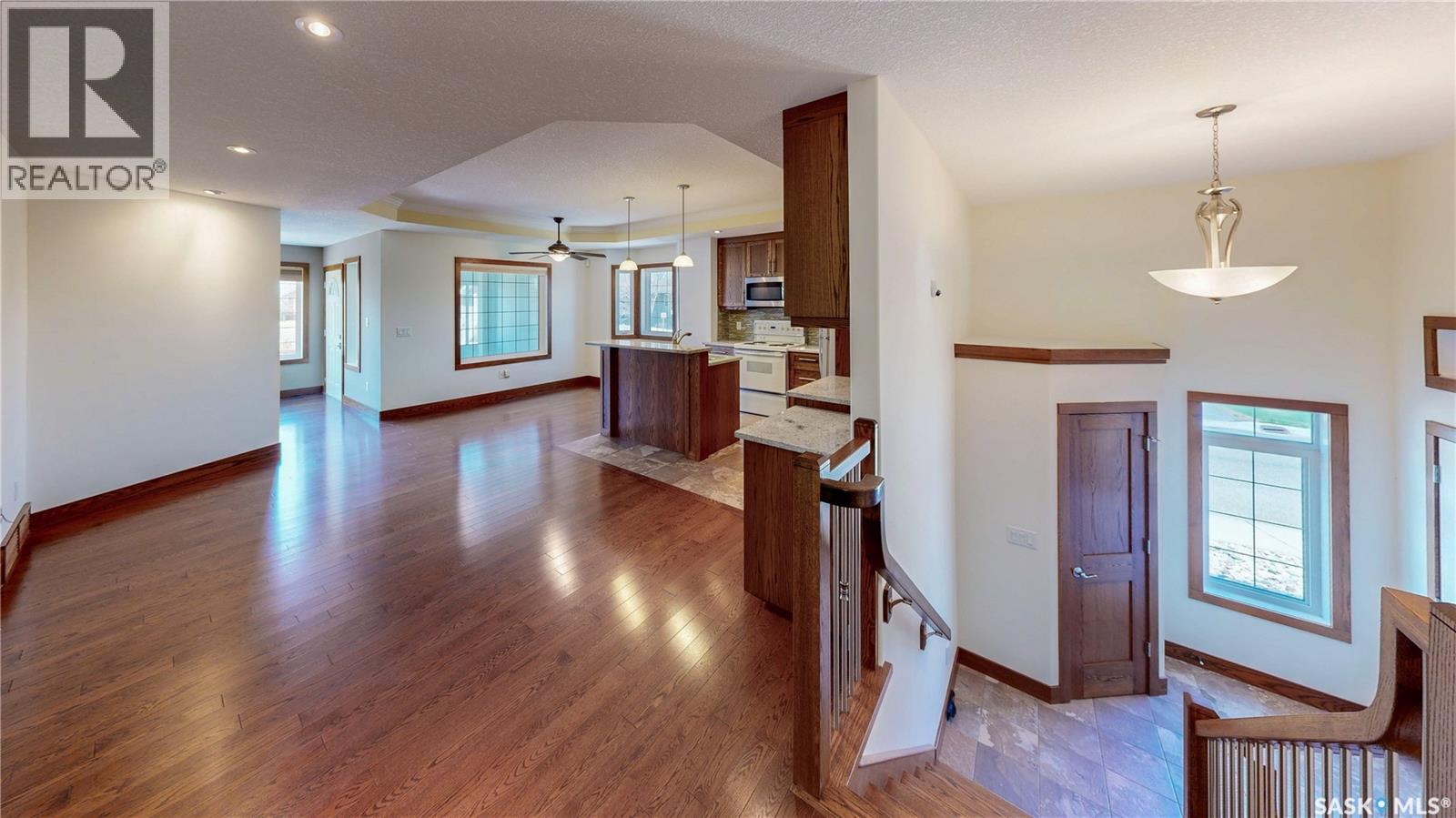 8018 Fairways West Drive, Regina, Saskatchewan  S4Y 0A5 - Photo 5 - SK037396