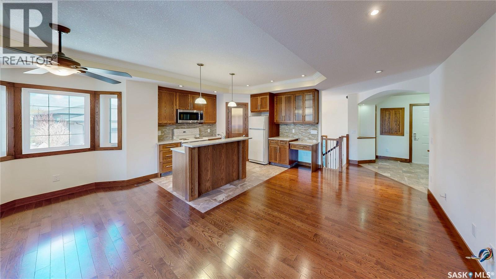 8018 Fairways West Drive, Regina, Saskatchewan  S4Y 0A5 - Photo 6 - SK037396