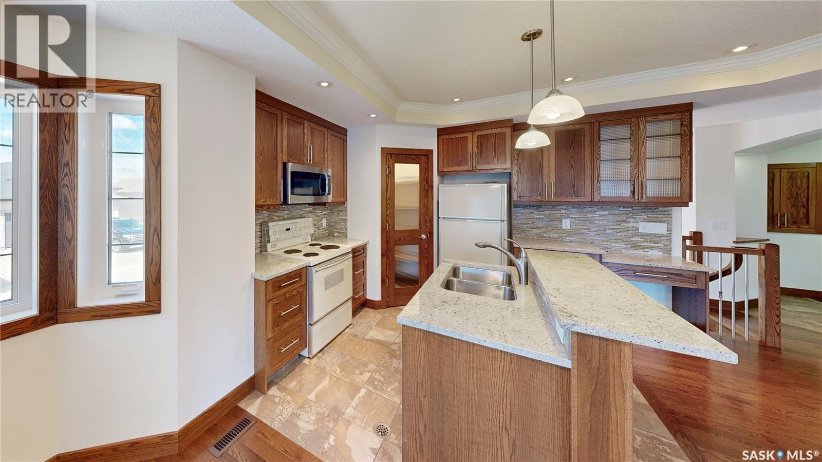 8018 Fairways West Drive, Regina, Saskatchewan  S4Y 0A5 - Photo 8 - SK037396