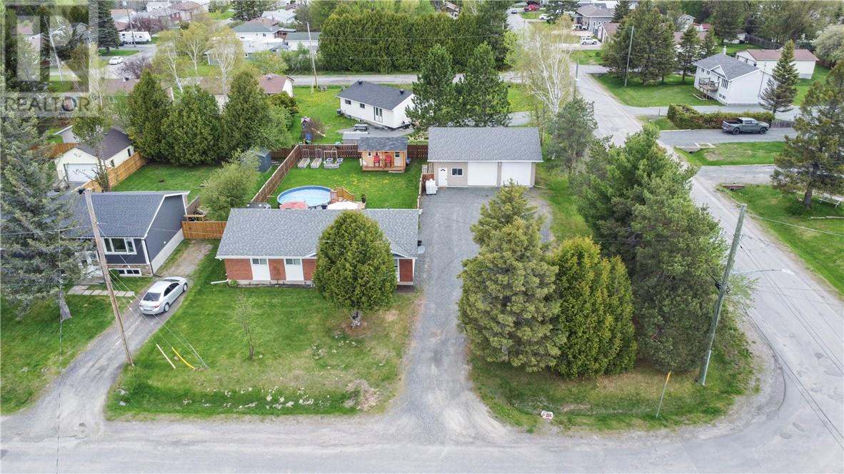 1688 Harry Street, Val Caron, Ontario  P3N 1J3 - Photo 2 - 2128130