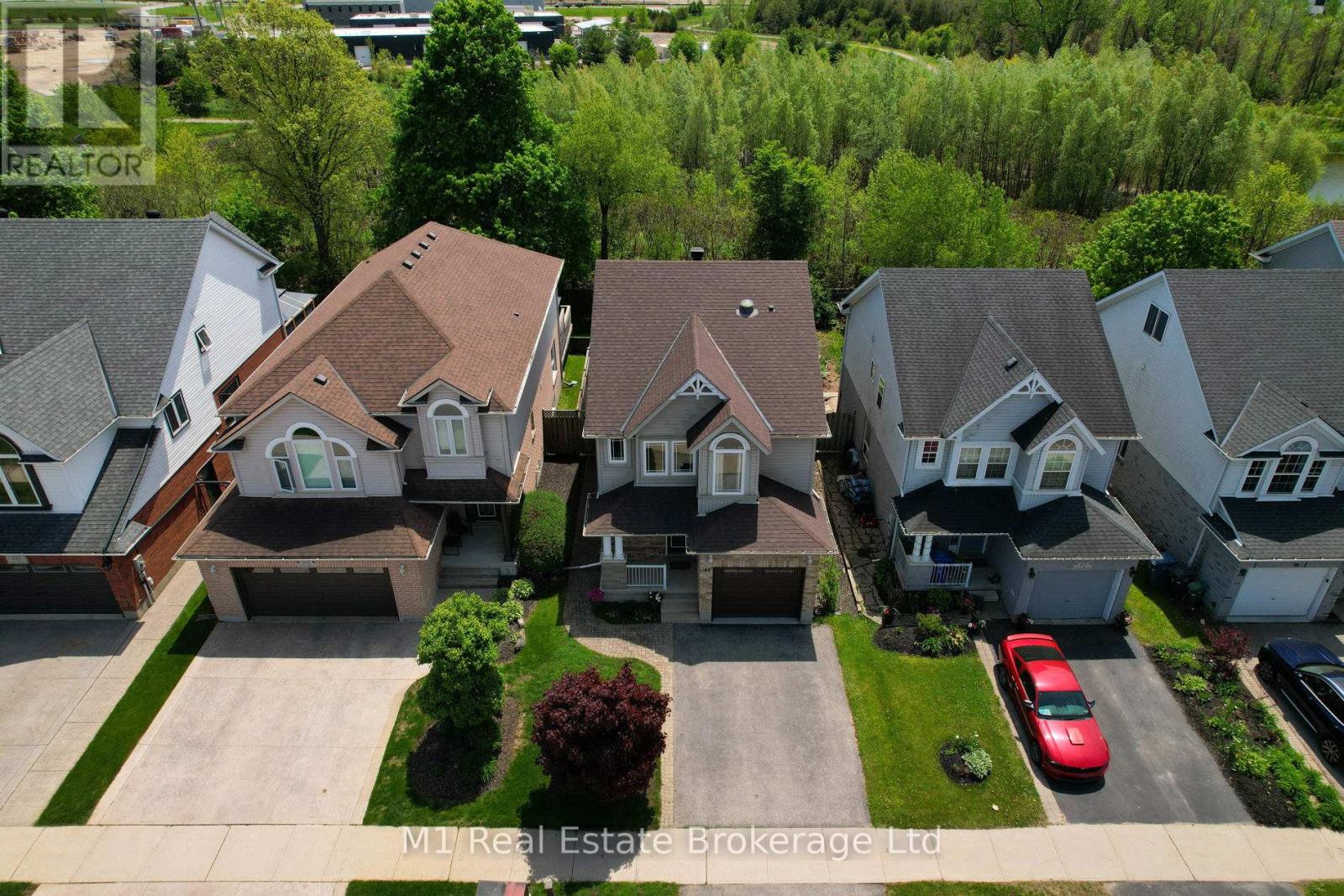 99 Teal Drive, Guelph, Ontario  N1C 1H2 - Photo 2 - X13206670