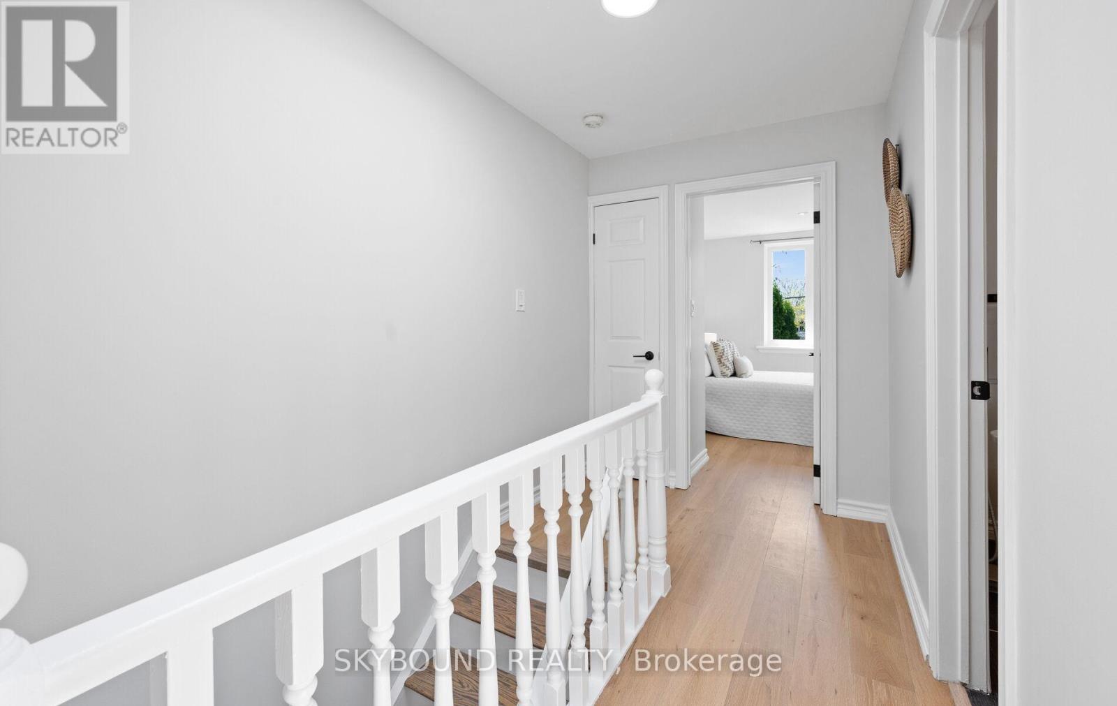326 Kenilworth Avenue, Toronto, Ontario  M4L 3S8 - Photo 15 - E13206452