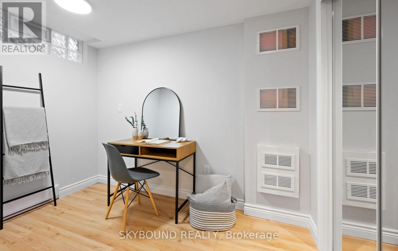 326 Kenilworth Avenue, Toronto, Ontario  M4L 3S8 - Photo 28 - E13206452