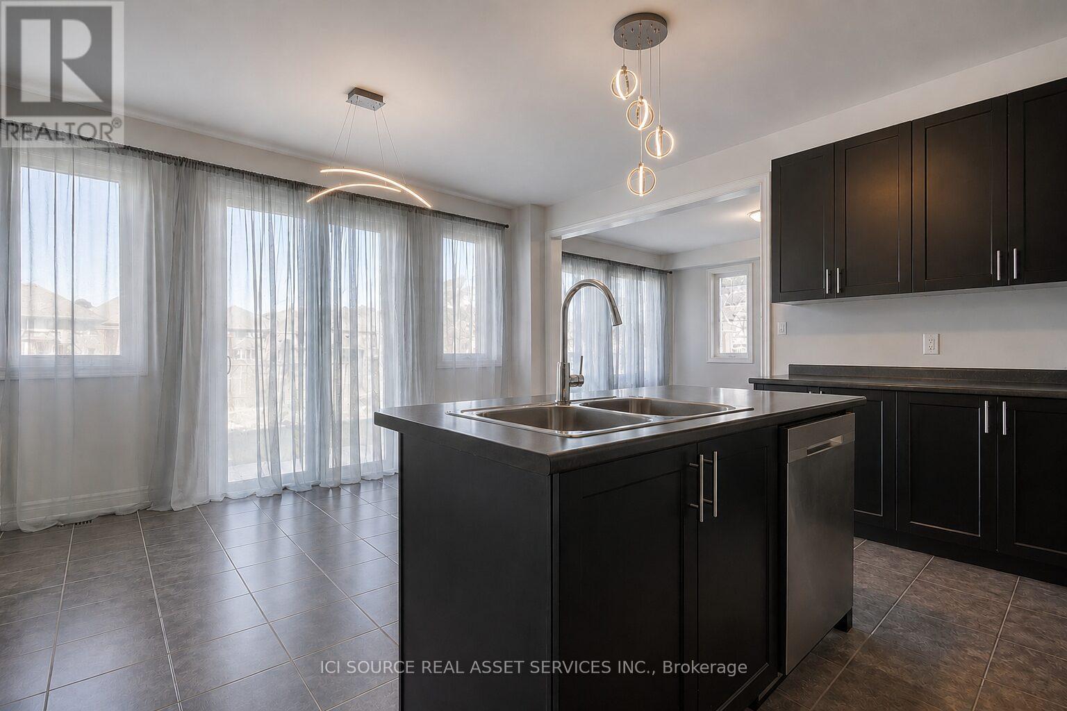 739 Clifford Perry Place, Newmarket, Ontario  L3X 0J3 - Photo 13 - N13175284