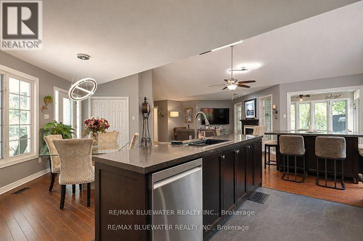 10419 Pinetree Drive, Lambton Shores (Grand Bend), Ontario  N0M 1T0 - Photo 17 - X13202308