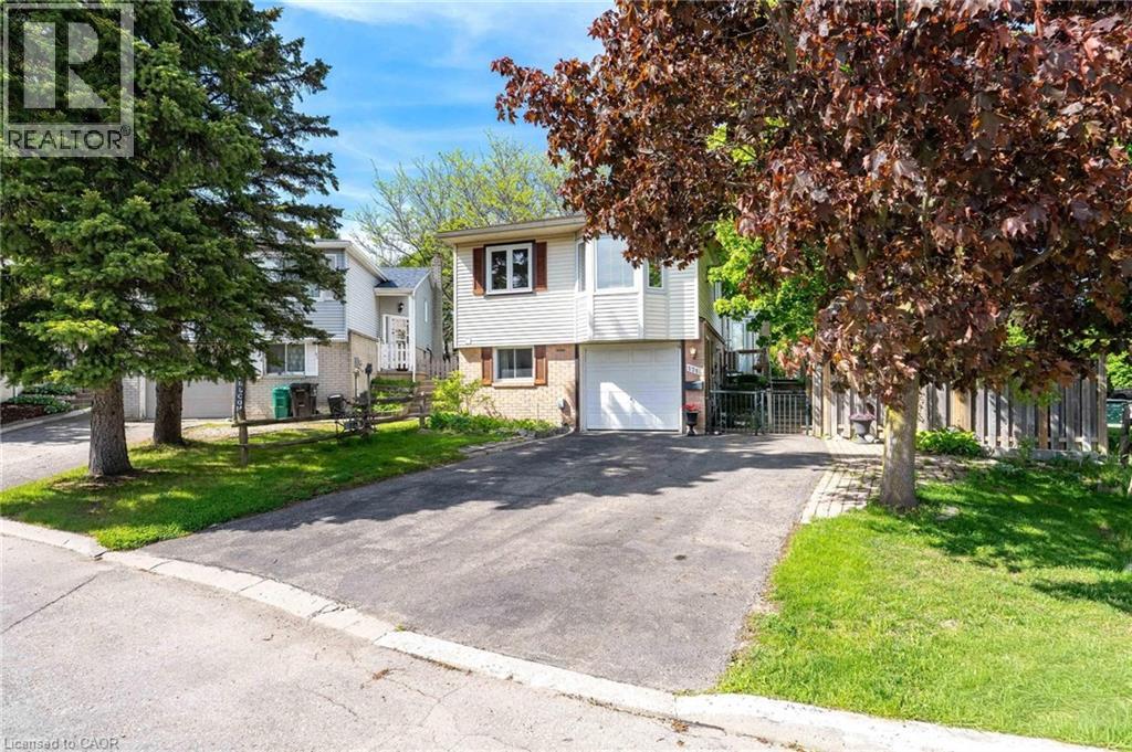 171 HERRON Place, Waterloo, Ontario