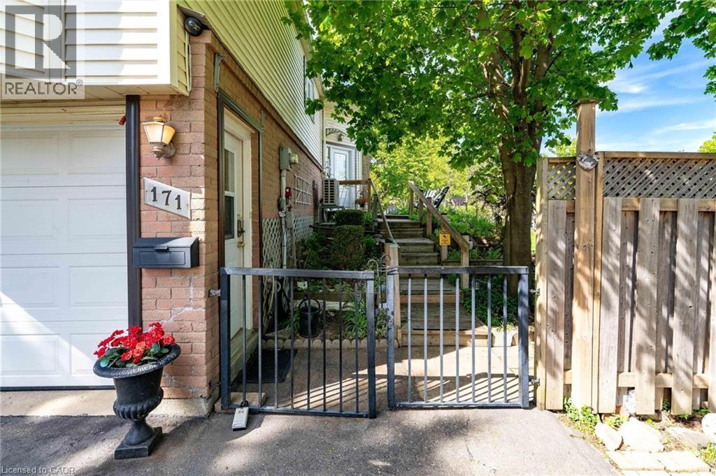 171 Herron Place, Waterloo, Ontario N2T 1H2 - Photo 3 - 40833306