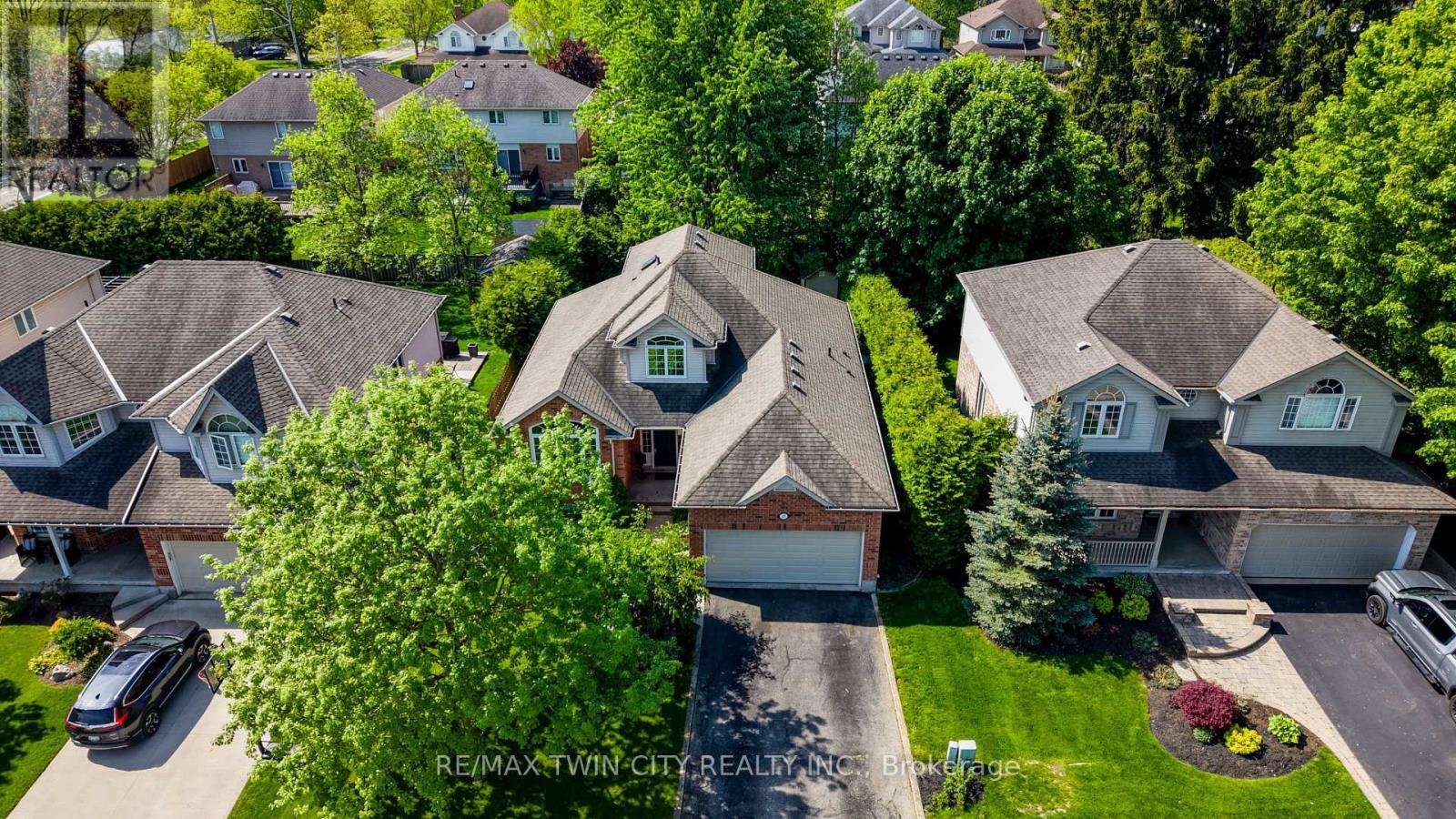 11 Carolinian Lane, Cambridge, Ontario  N1S 5B5 - Photo 2 - X13184692