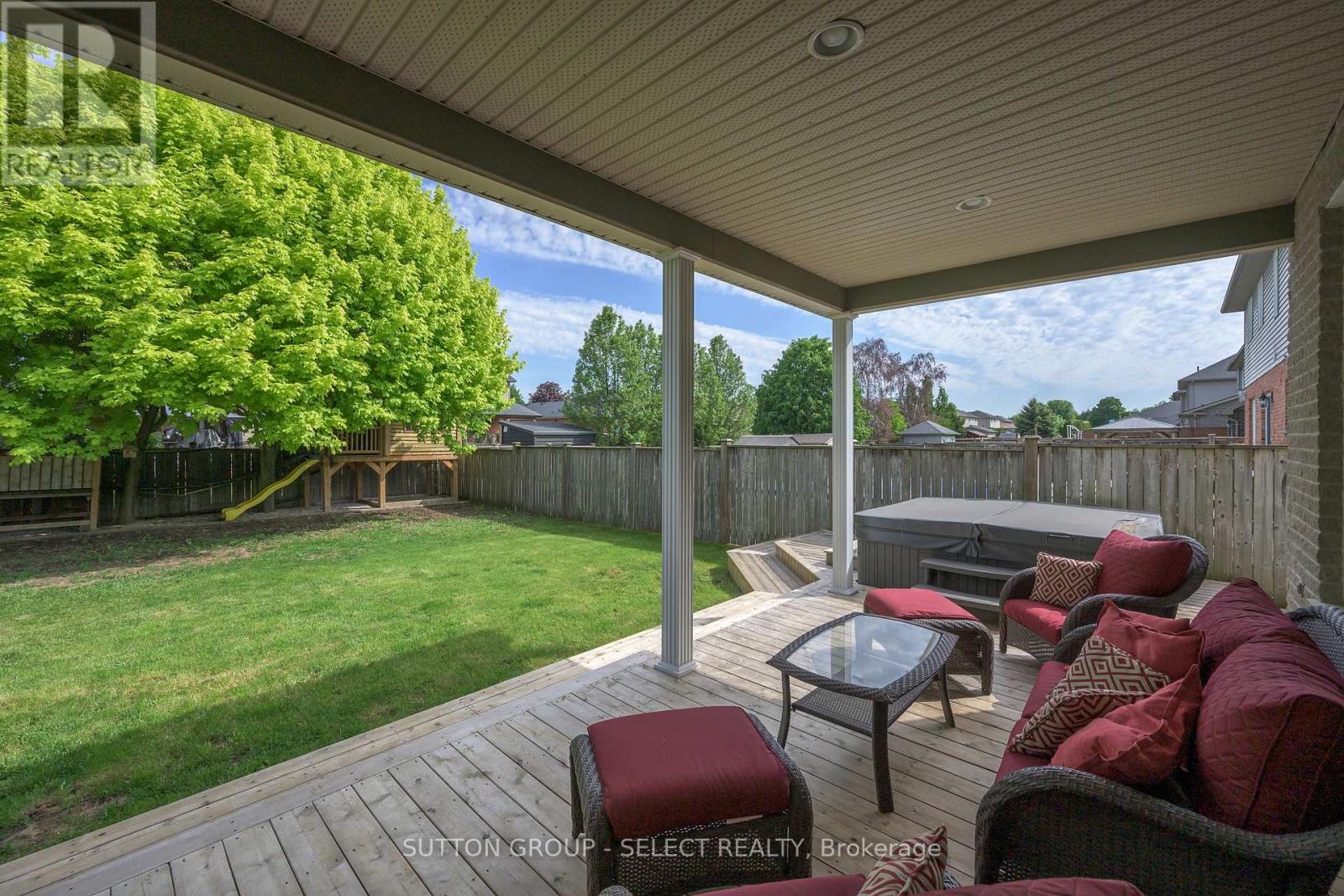 220 Boyd Boulevard, Zorra (Thamesford), Ontario  N0M 2M0 - Photo 3 - X13206754