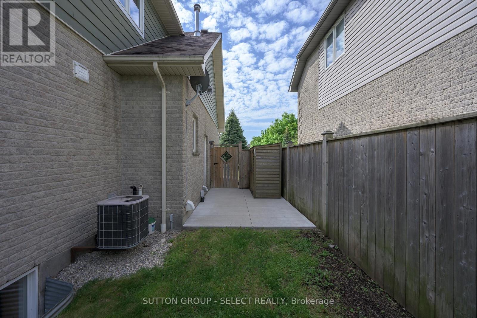 220 Boyd Boulevard, Zorra (Thamesford), Ontario  N0M 2M0 - Photo 4 - X13206754
