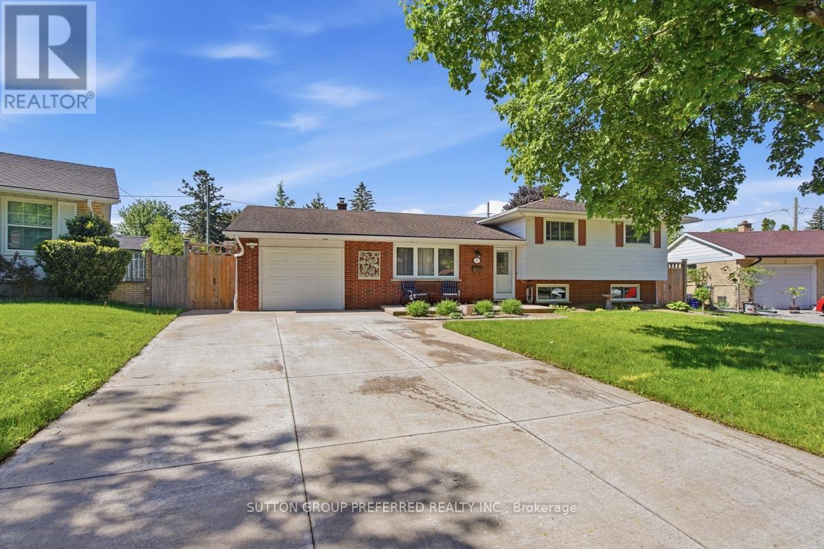 27 Stormont Drive, London South (South T), Ontario  N5Z 3Z4 - Photo 2 - X13206756