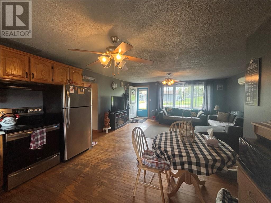 36 Salisbury Avenue, Warren, Ontario  P0H 2N0 - Photo 6 - 2128082