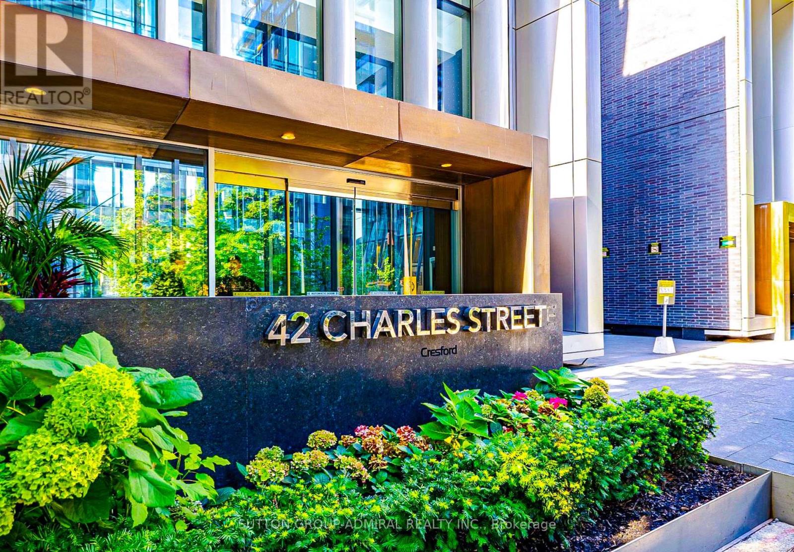 2204 - 42 Charles Street E, Toronto, Ontario  M4Y 1T4 - Photo 2 - C13206730