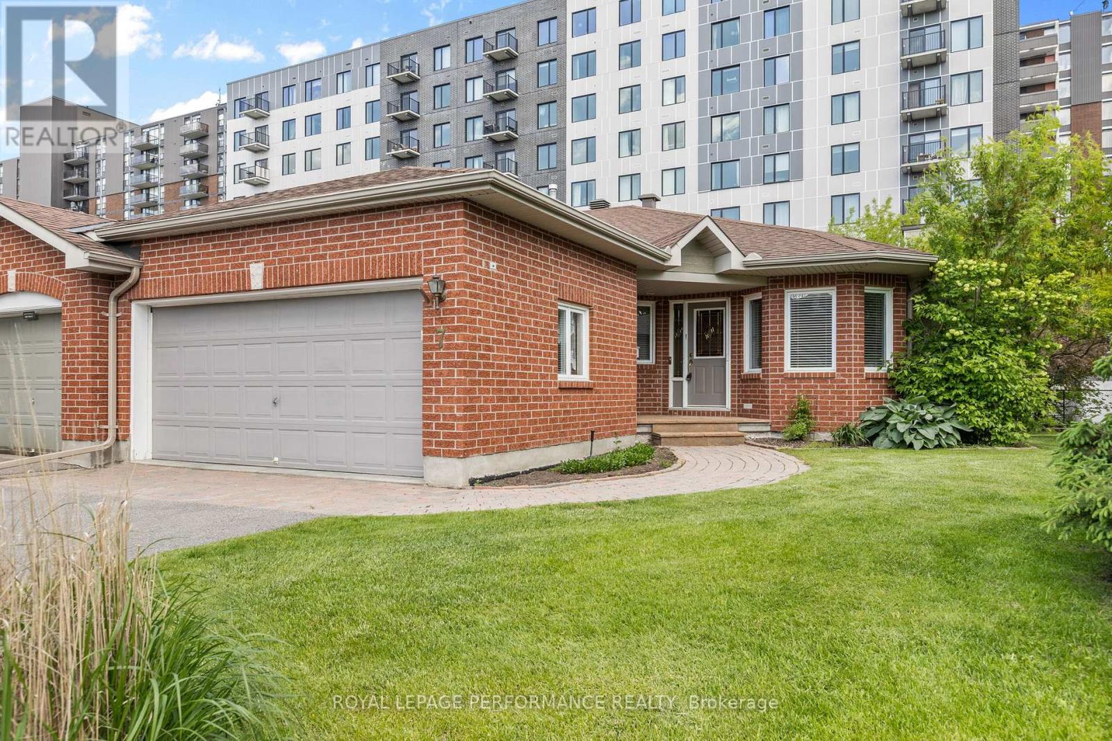 $799,0007 Roseglen Private, Ottawa, Ontario
