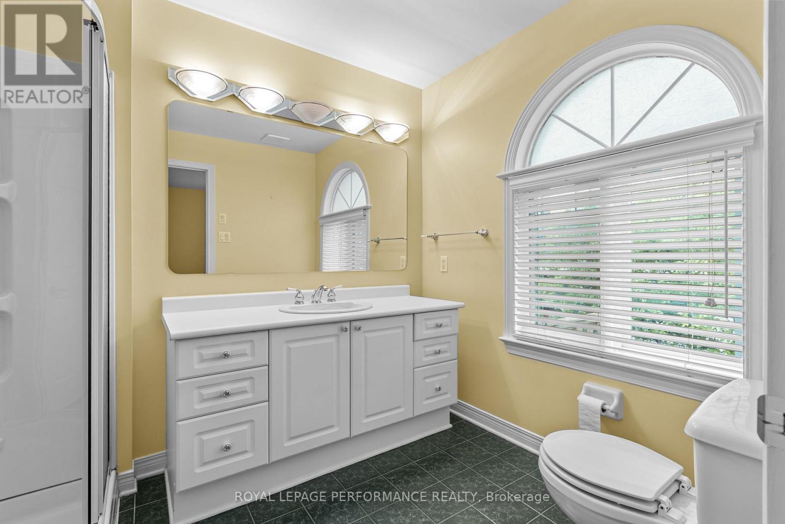 7 Roseglen Private, Ottawa, Ontario  K1H 1B5 - Photo 21 - X13206726