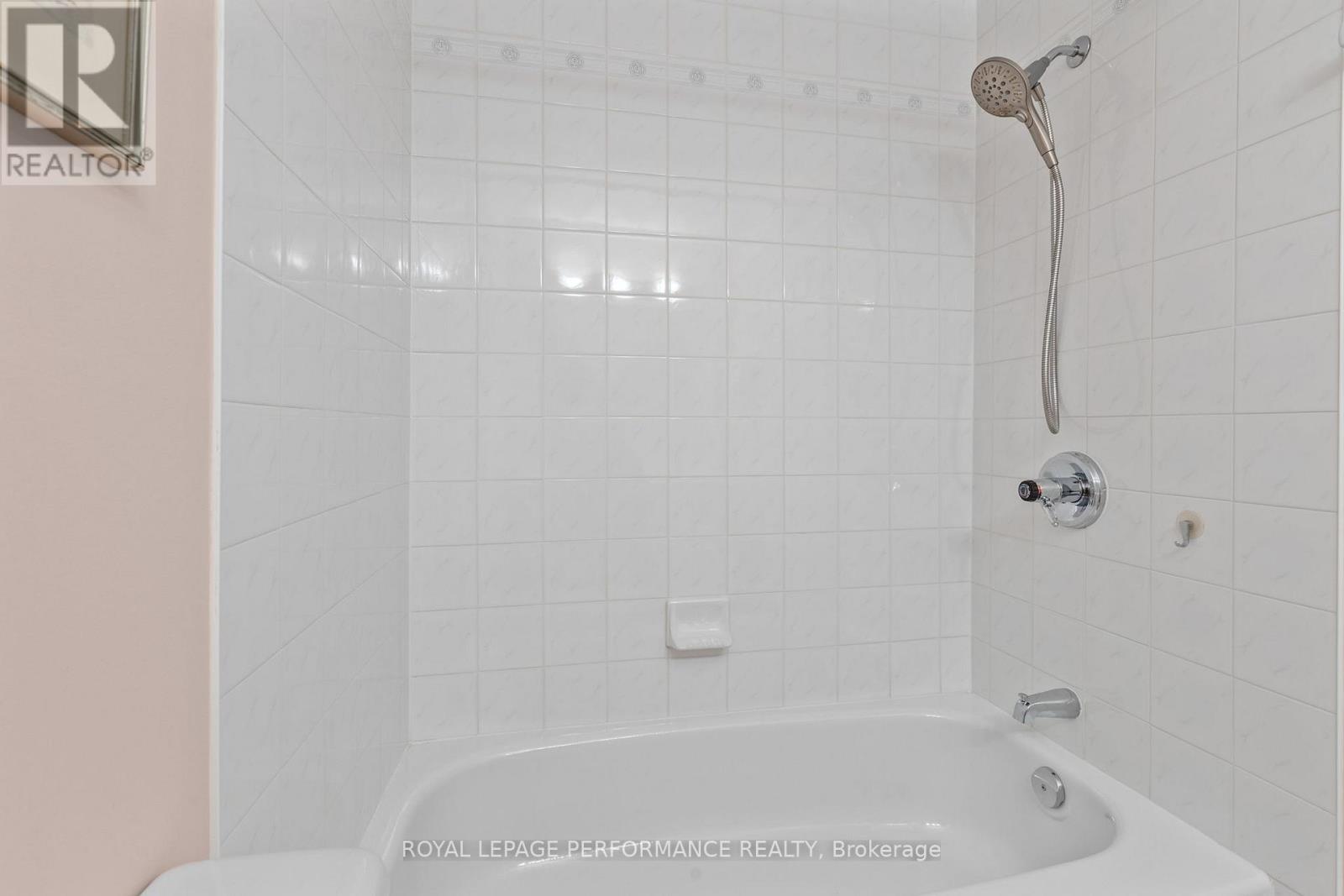 7 Roseglen Private, Ottawa, Ontario  K1H 1B5 - Photo 26 - X13206726