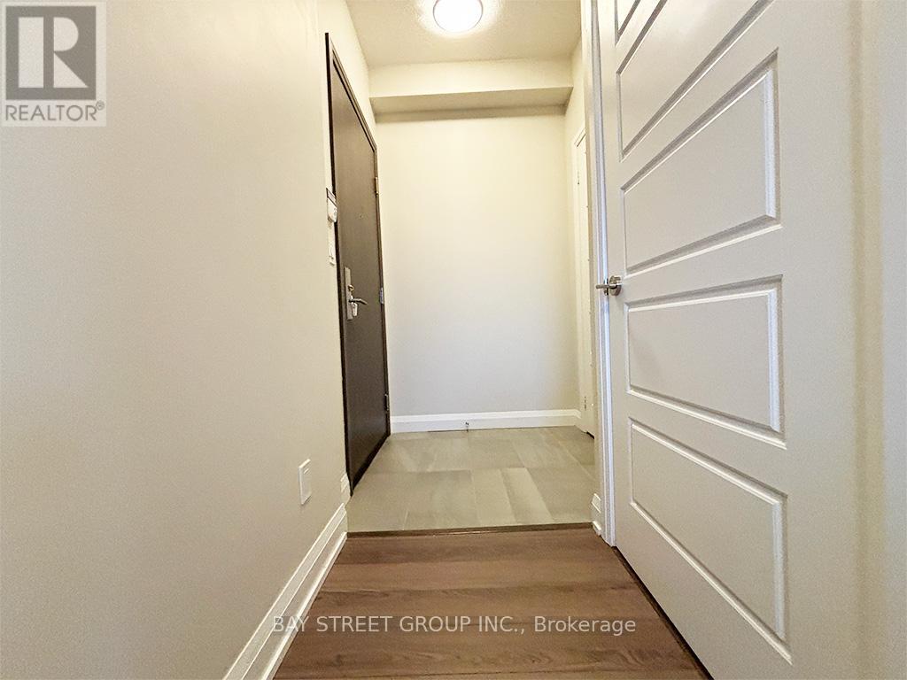 2010 - 15 Water Walk Drive, Markham, Ontario  L6G 0G2 - Photo 4 - N13206590