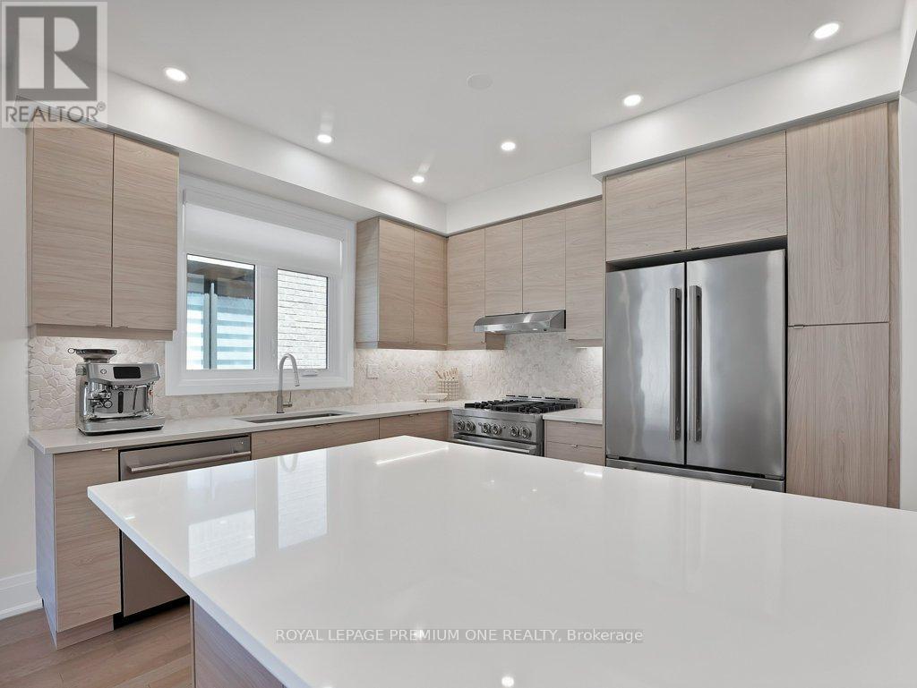 6 Byblos Court, East Gwillimbury, Ontario  L9N 0T3 - Photo 10 - N13206600