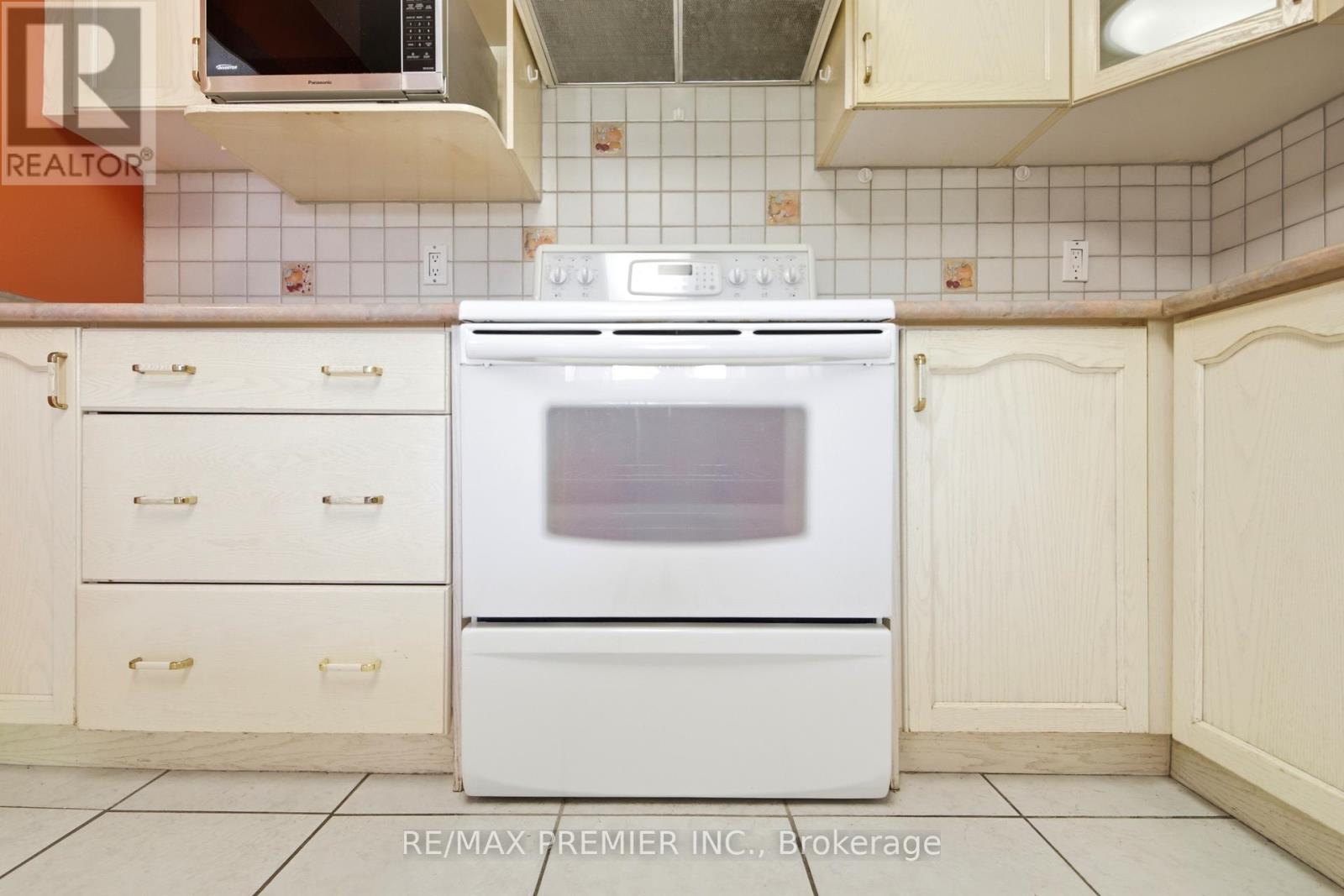 10 Ashcroft Court, Vaughan, Ontario  L4L 1H2 - Photo 11 - N13206642