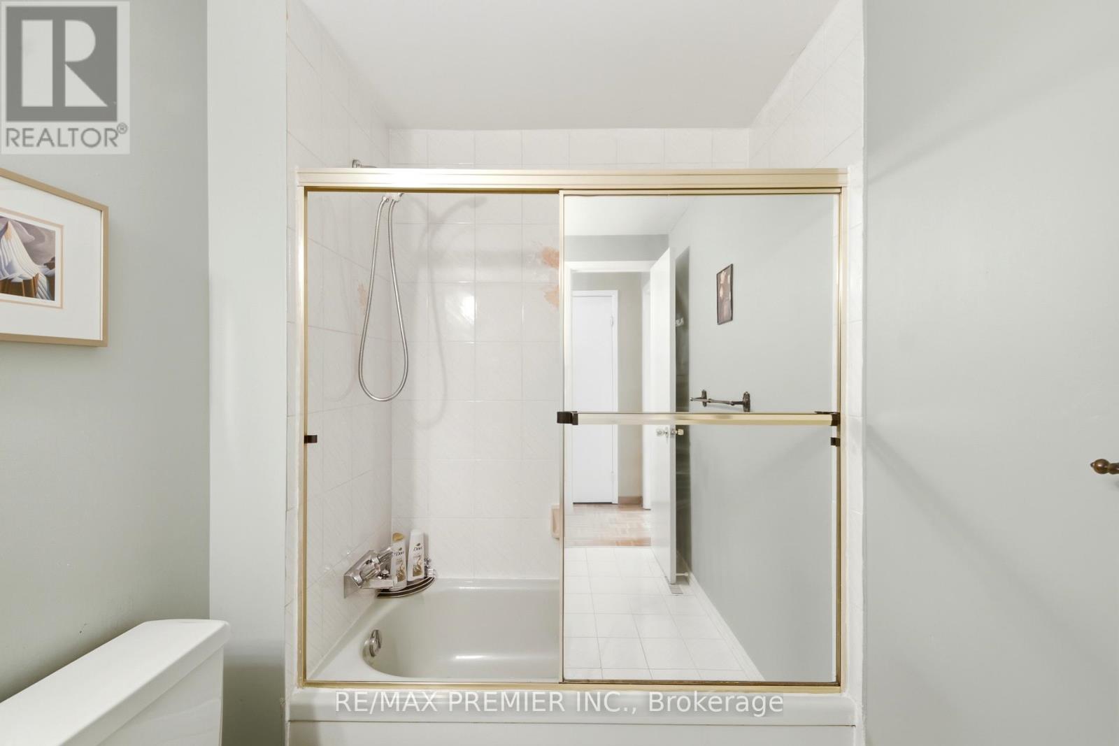 10 Ashcroft Court, Vaughan, Ontario  L4L 1H2 - Photo 17 - N13206642