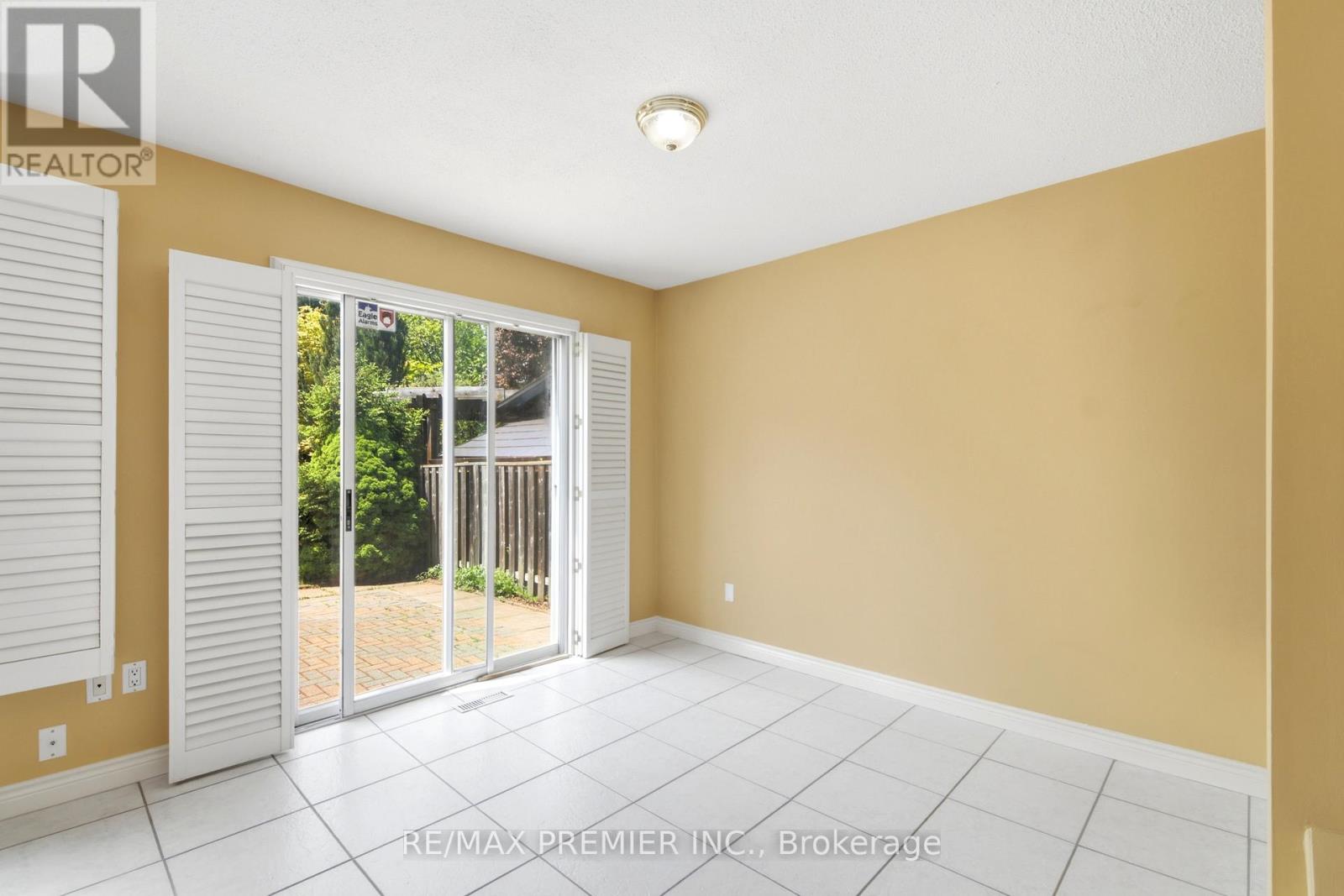 10 Ashcroft Court, Vaughan, Ontario  L4L 1H2 - Photo 6 - N13206642
