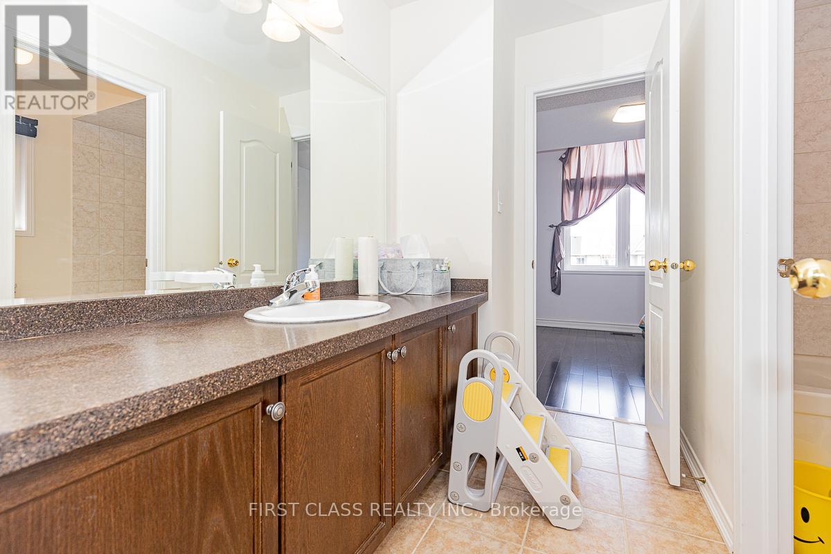 137 Jonas Millway, Whitchurch-Stouffville, Ontario  L4A 0M9 - Photo 17 - N13206698