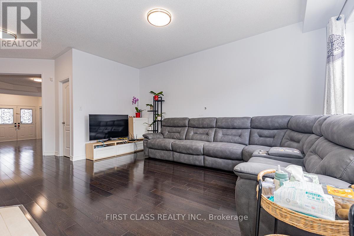 137 Jonas Millway, Whitchurch-Stouffville, Ontario  L4A 0M9 - Photo 7 - N13206698