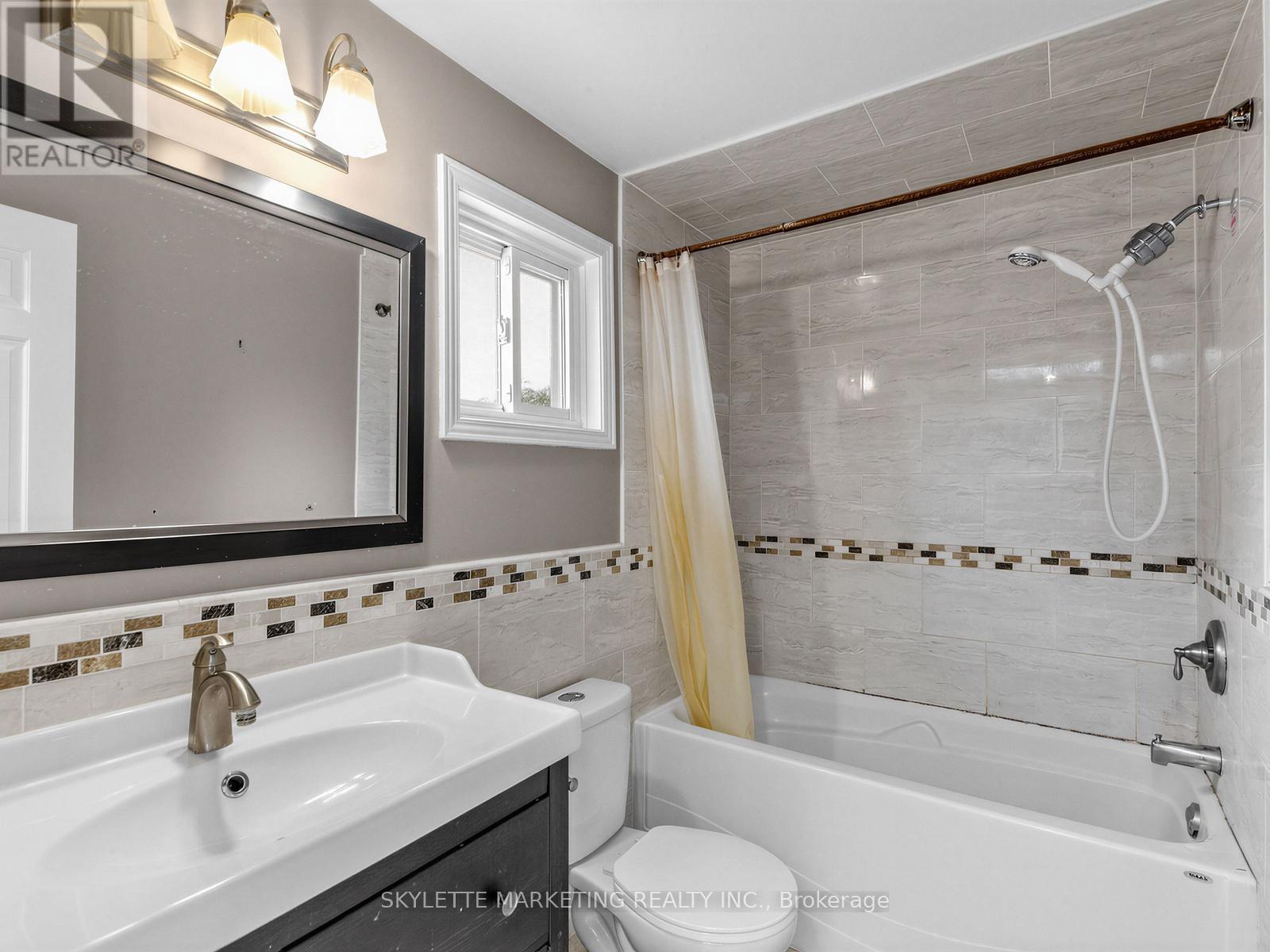 23 Willowbrook Road, Markham, Ontario  L3T 4V7 - Photo 14 - N13206718