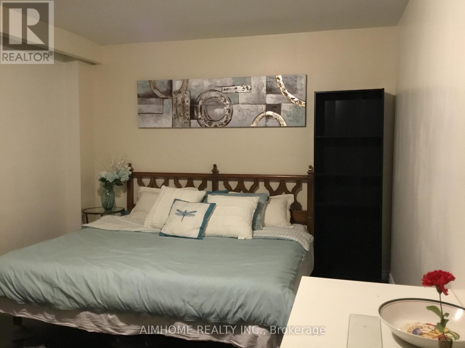 68 Claver Avenue, Toronto, Ontario  M6B 2W2 - Photo 2 - W13206612