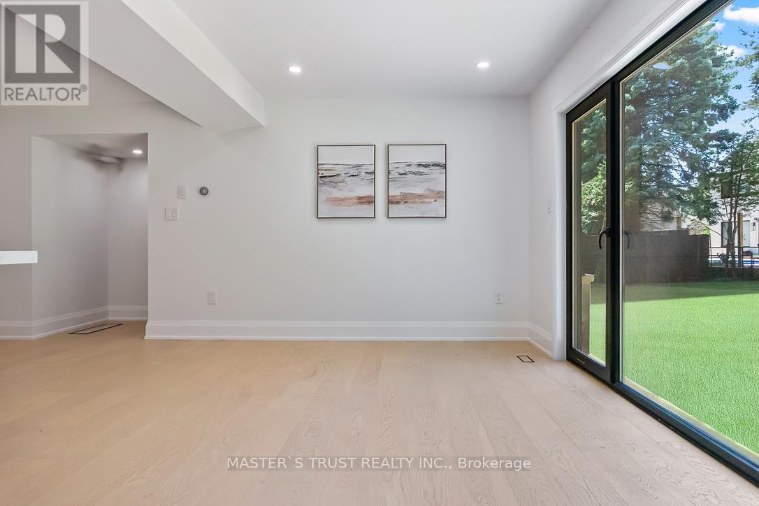Unit 2 - 319 Beechfield Road, Oakville, Ontario  L6J 5H9 - Photo 8 - W13206624