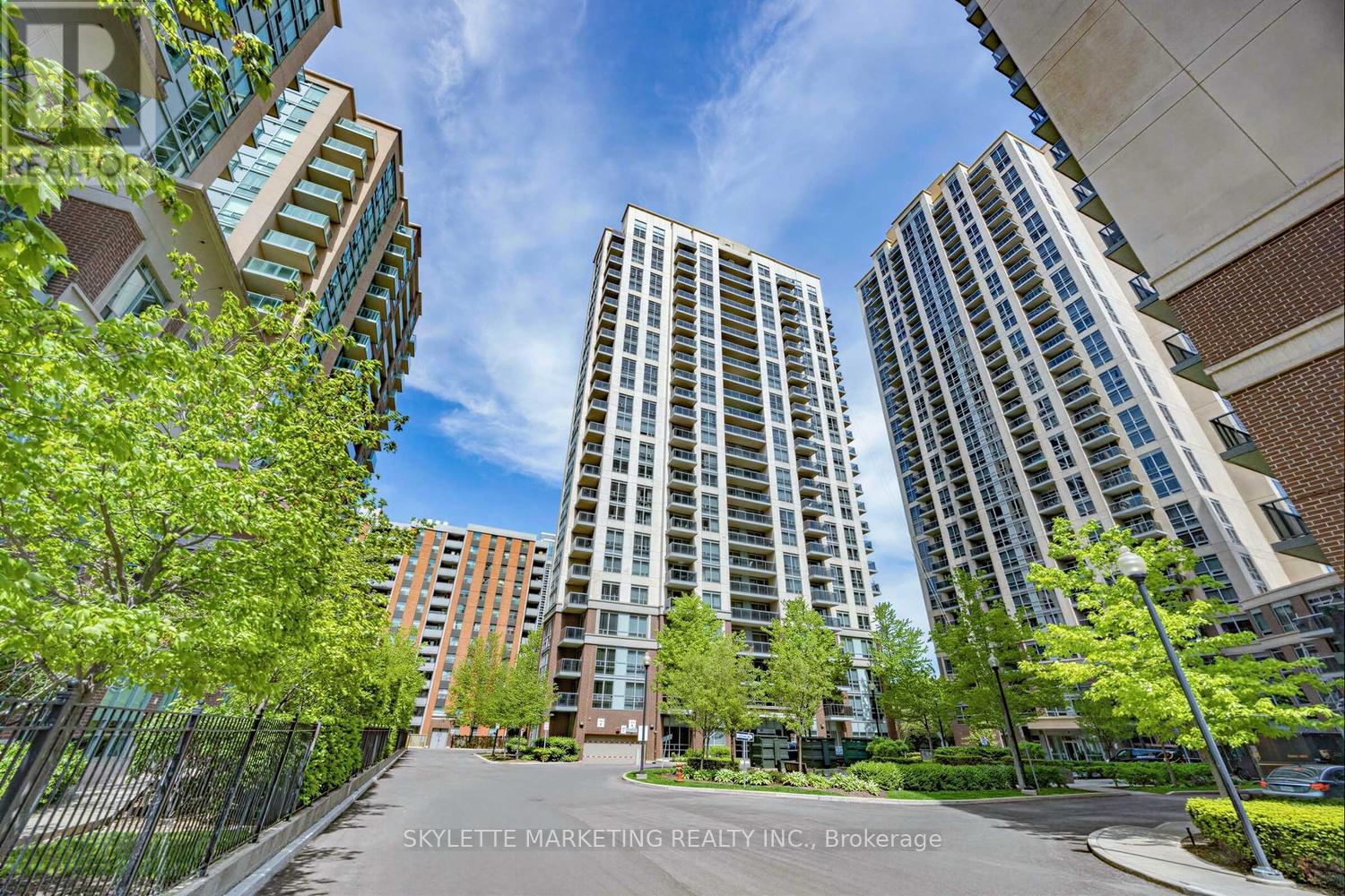 1902 - 5 Michael Power Place, Toronto, Ontario  M9A 0A3 - Photo 25 - W13206628