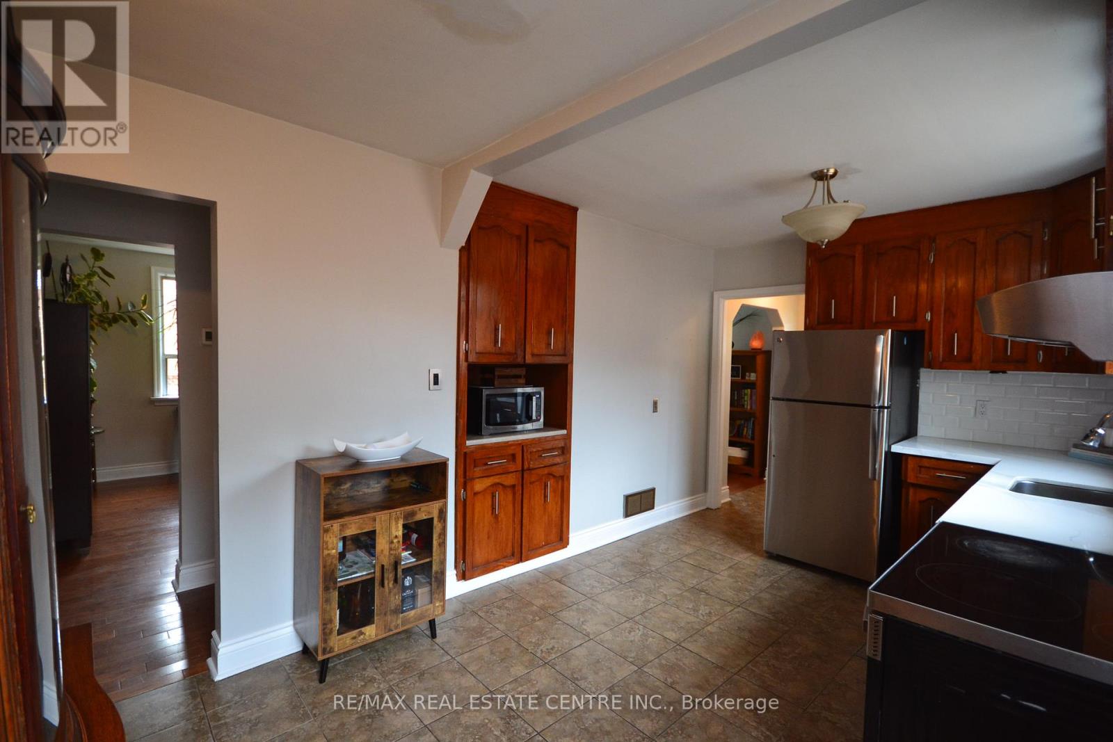 75 Cynthia Road, Toronto, Ontario  M6N 2P8 - Photo 11 - W13206750