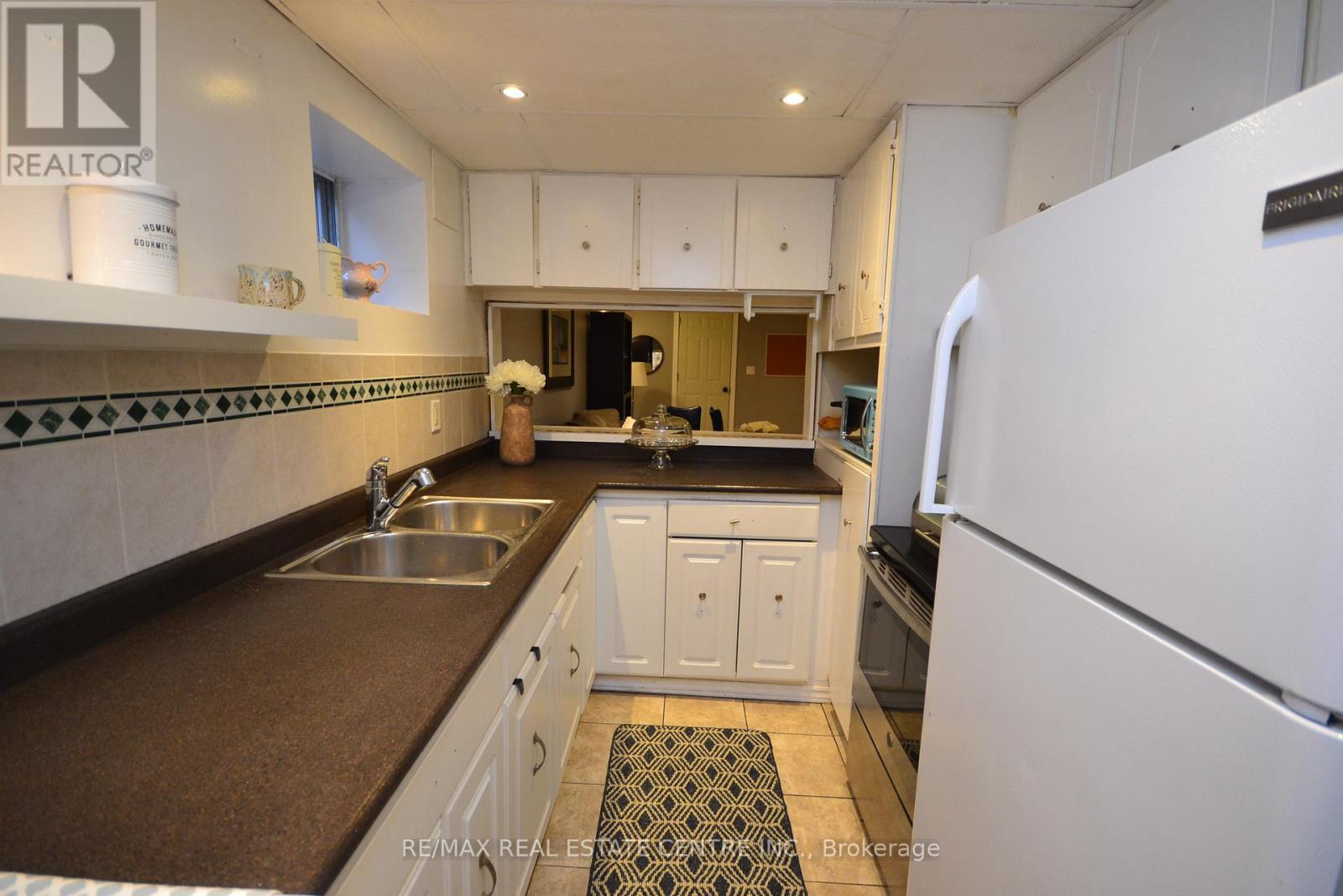 75 Cynthia Road, Toronto, Ontario  M6N 2P8 - Photo 27 - W13206750