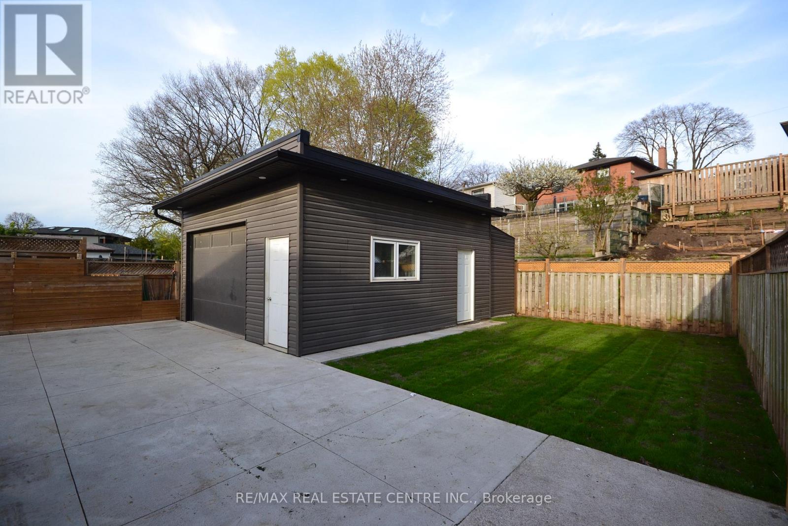 75 Cynthia Road, Toronto, Ontario  M6N 2P8 - Photo 5 - W13206750