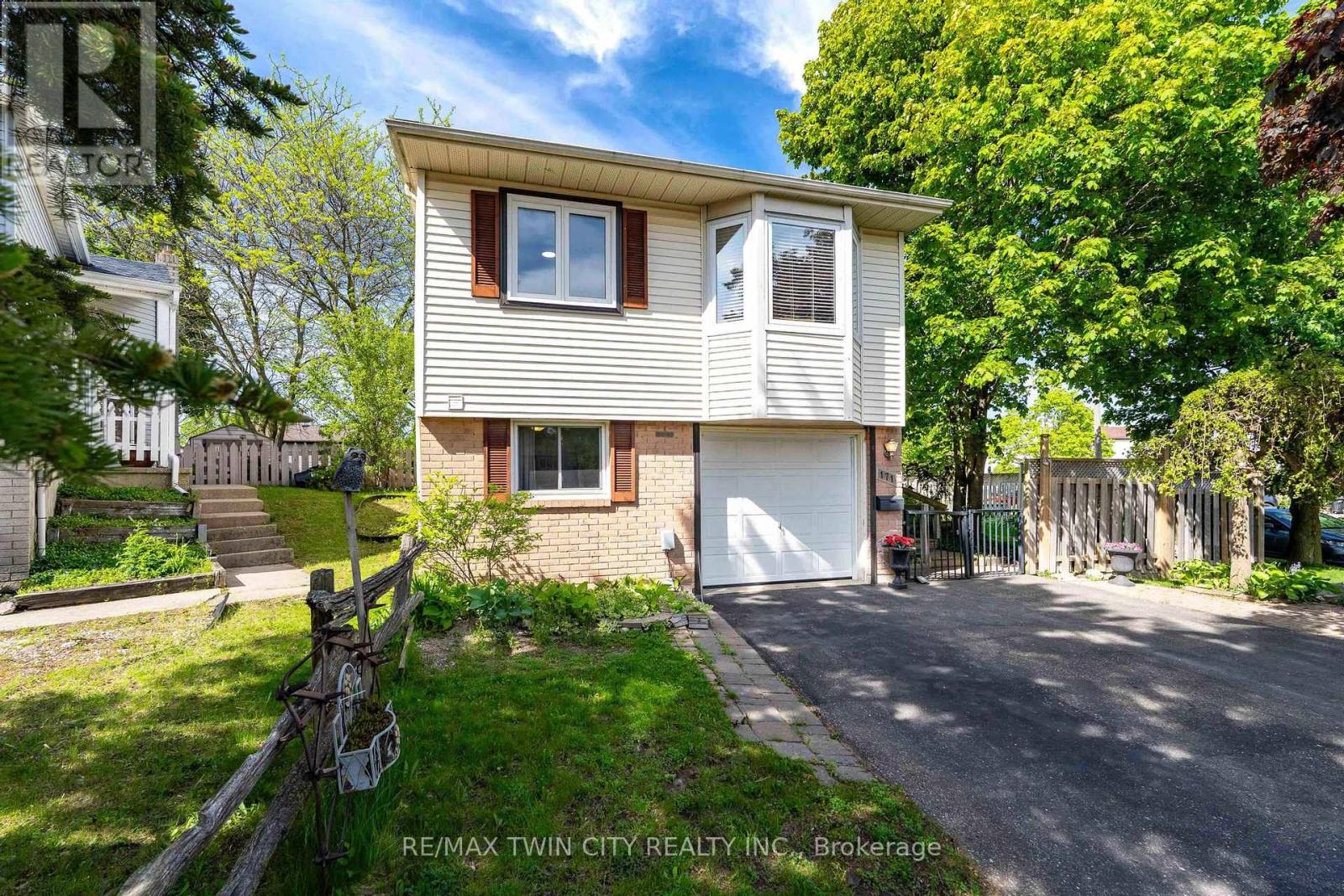 171 Herron Place, Waterloo, Ontario  N2T 1H2 - Photo 2 - X13206638