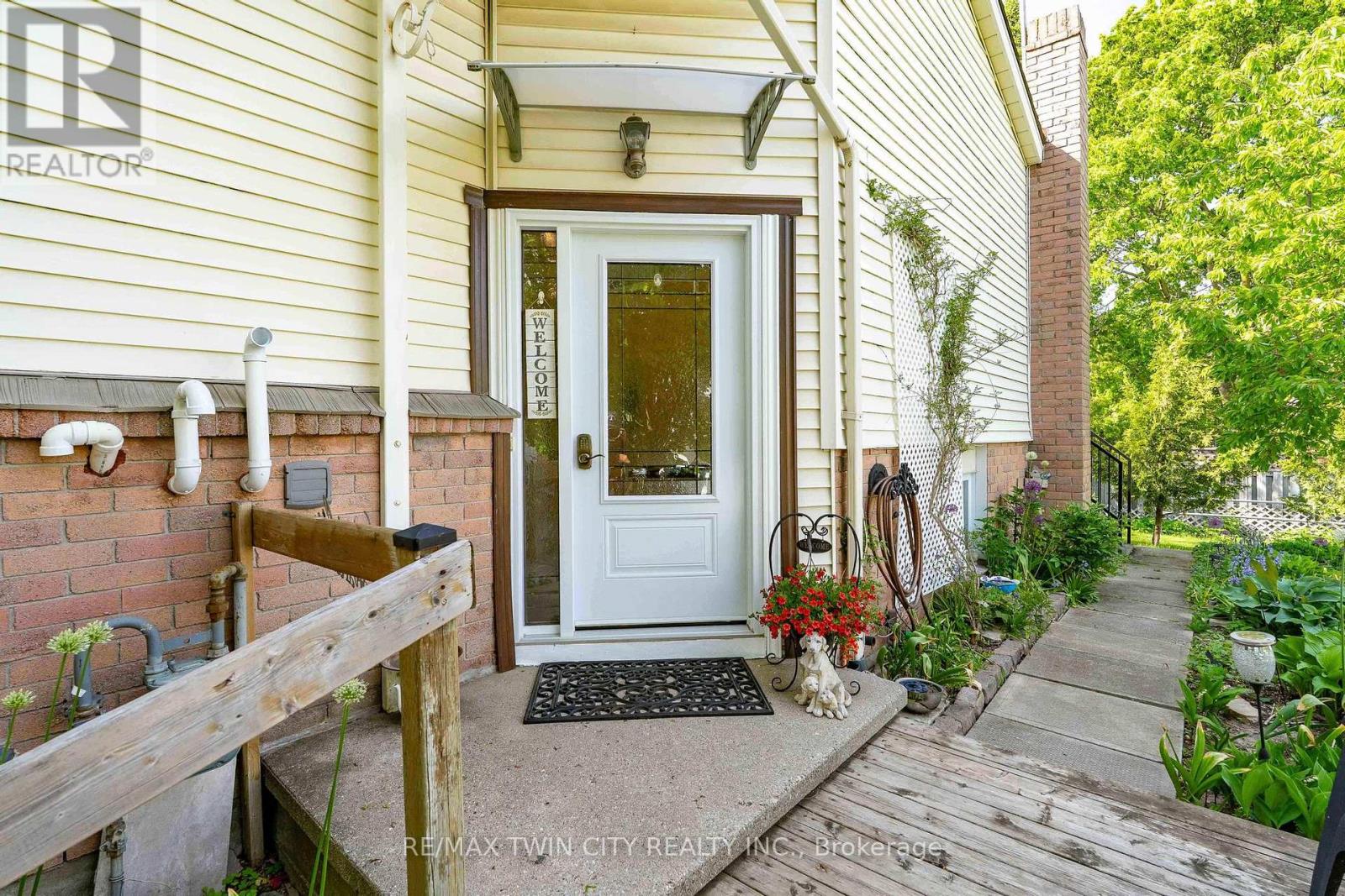 171 Herron Place, Waterloo, Ontario  N2T 1H2 - Photo 8 - X13206638