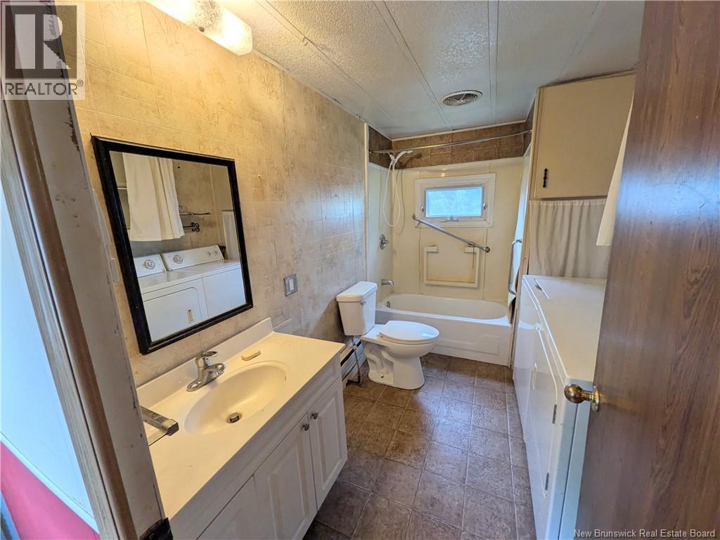 6 Crestview Court, Fredericton, New Brunswick E6B 6M6 - Photo 7 - NB140397