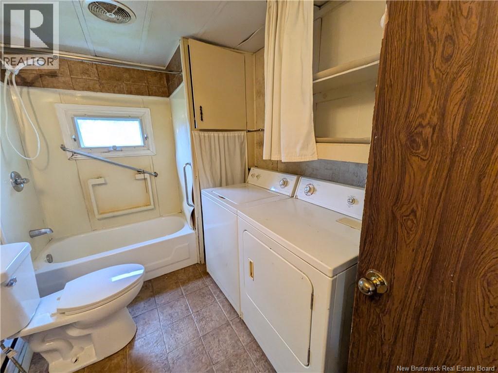 6 Crestview Court, Fredericton, New Brunswick E6B 6M6 - Photo 8 - NB140397